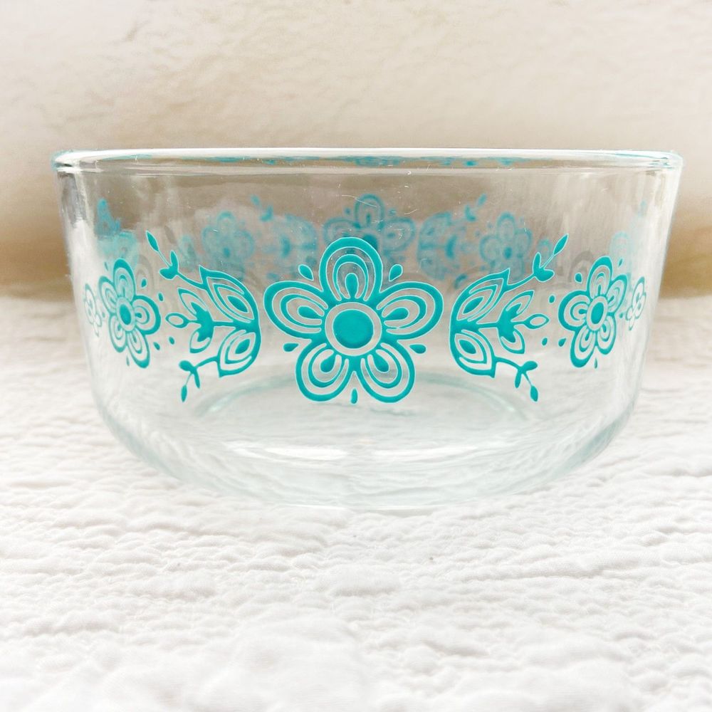 Pyrex Vintage Butterfly Pattern 7201Turquoise 4 Cup Glass Bowl